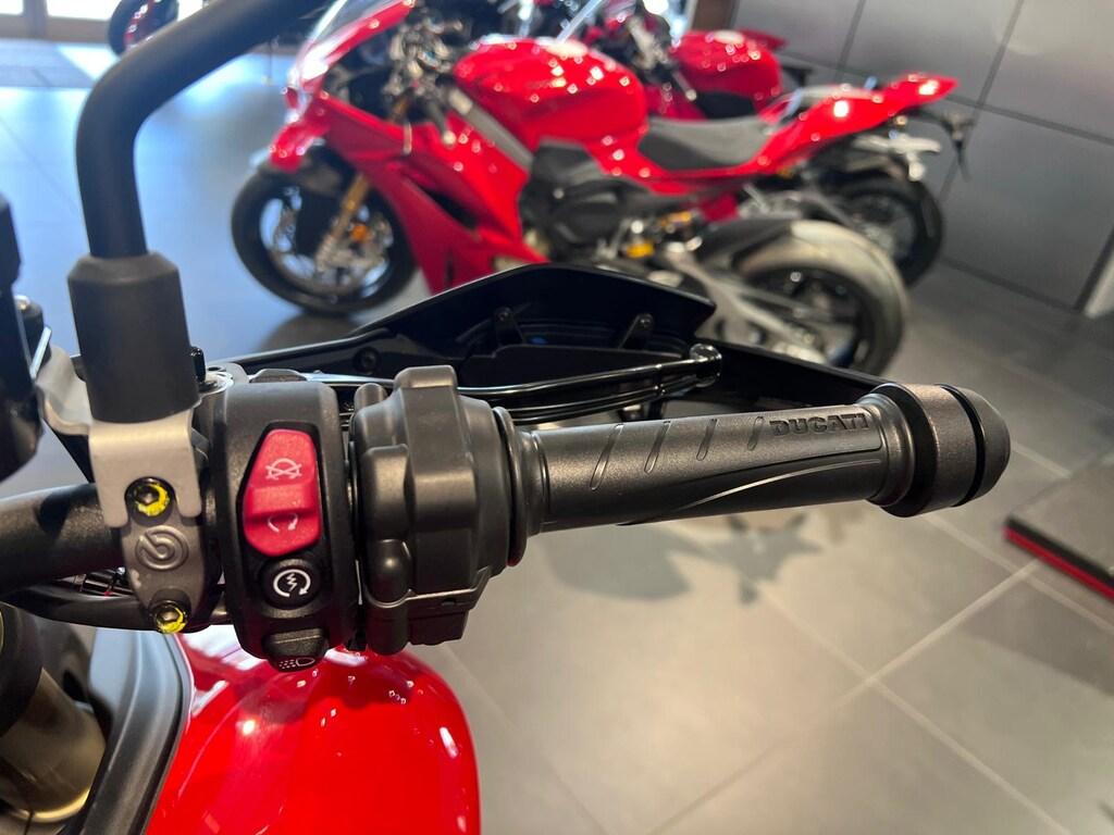 HYPERMOTARD V2