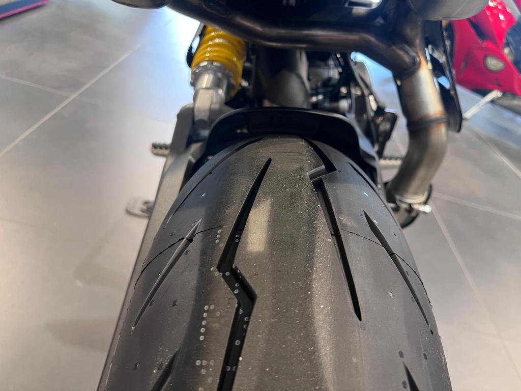 HYPERMOTARD V2