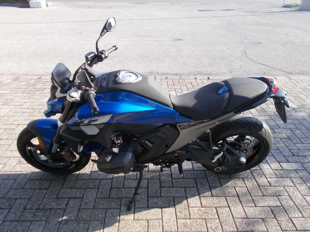 R 1300 R