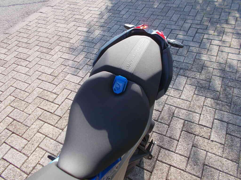 R 1300 R