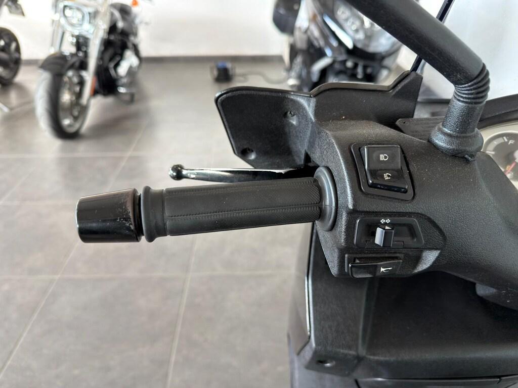 X-MAX 250