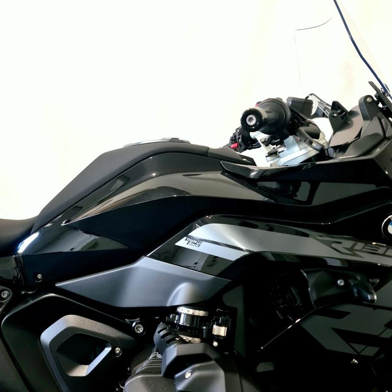 R 1300 RS