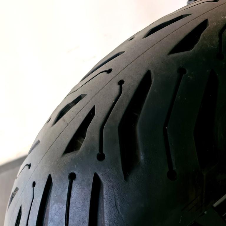 R 1300 RS