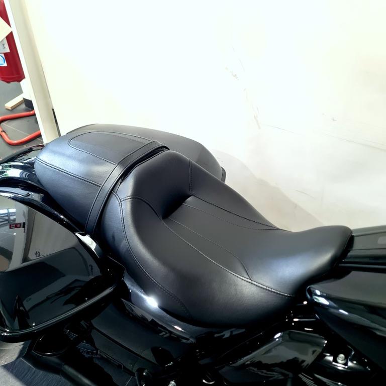 ROAD GLIDE 114 1868