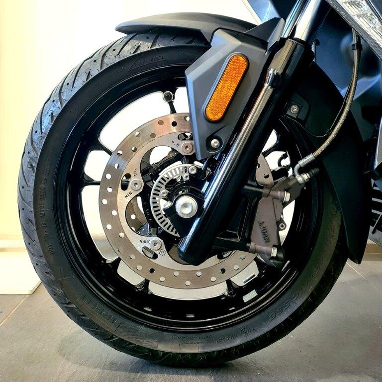 C 400 X