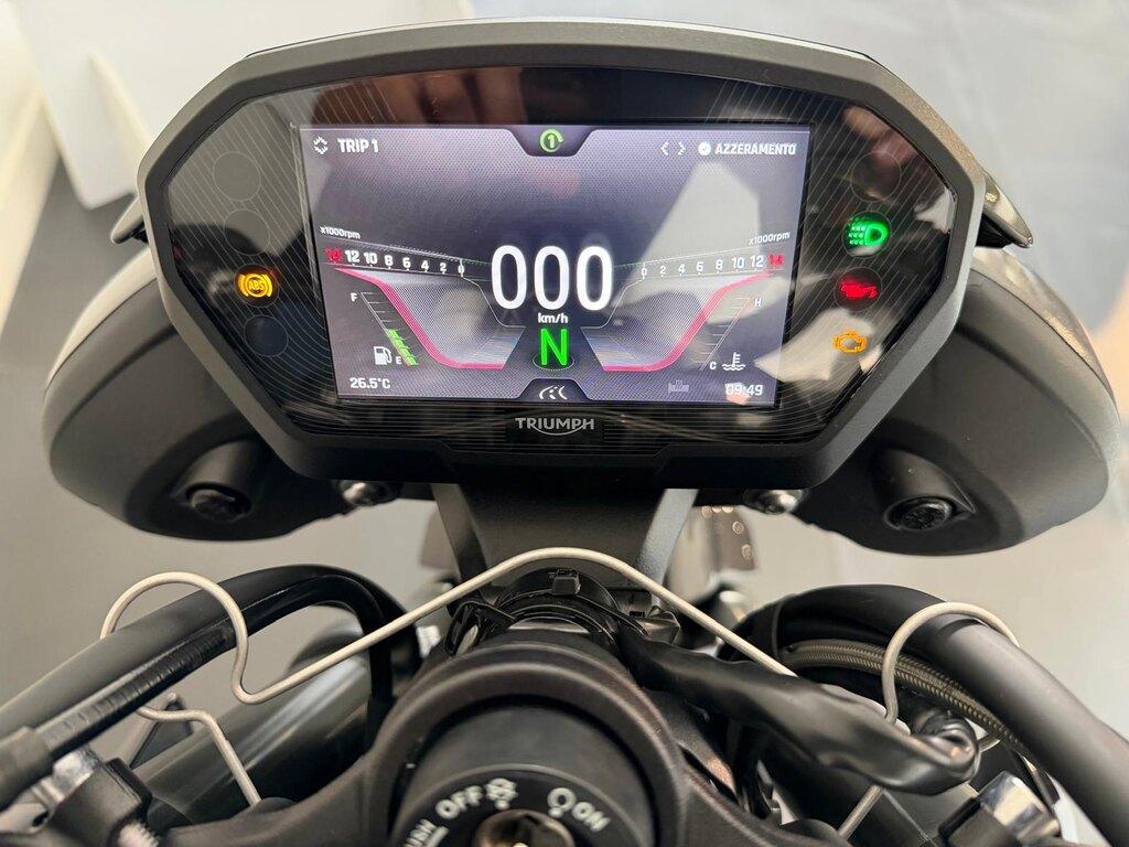 STREET TRIPLE 765