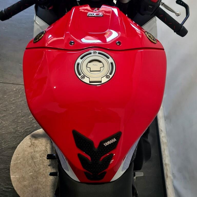 YZF R9 890