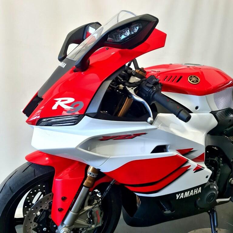 YZF R9 890