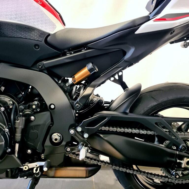 YZF R9 890