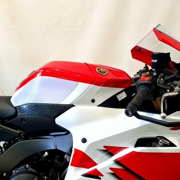 YZF R9 890