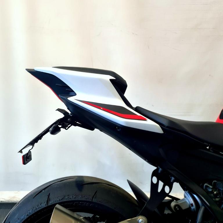 YZF R9 890