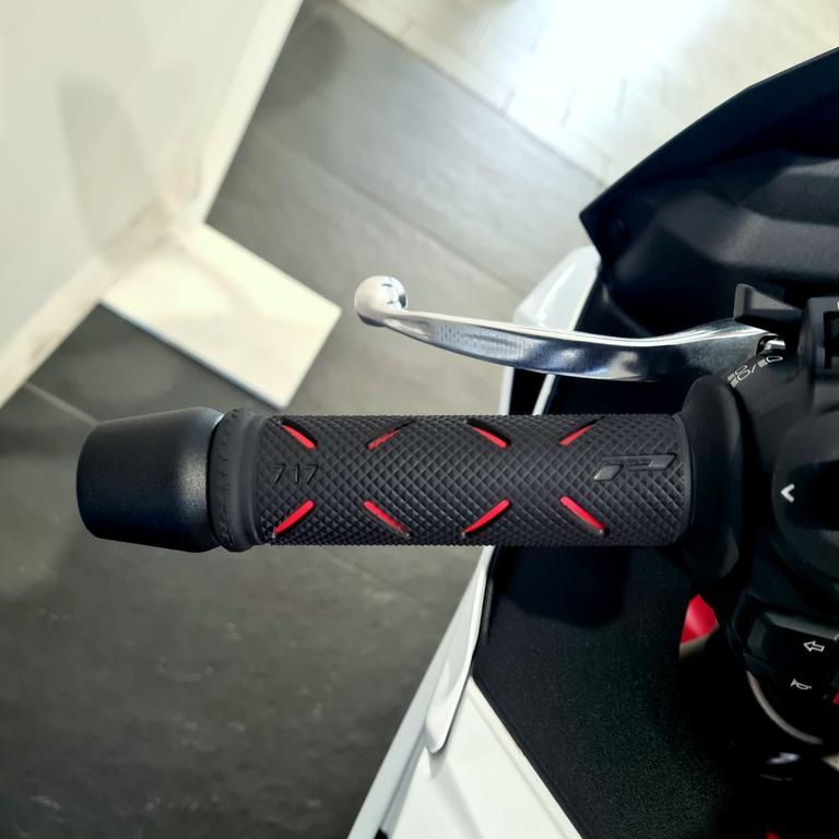 YZF R9 890