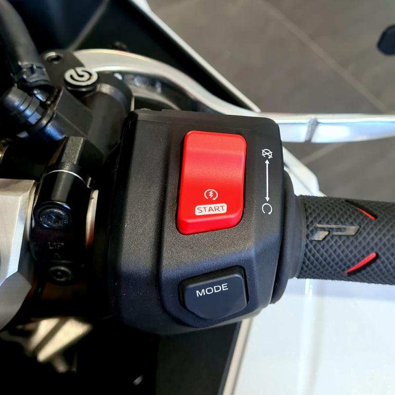 YZF R9 890