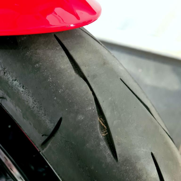 YZF R9 890