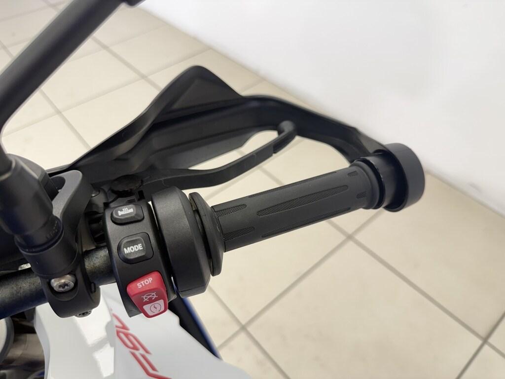 F 900 XR