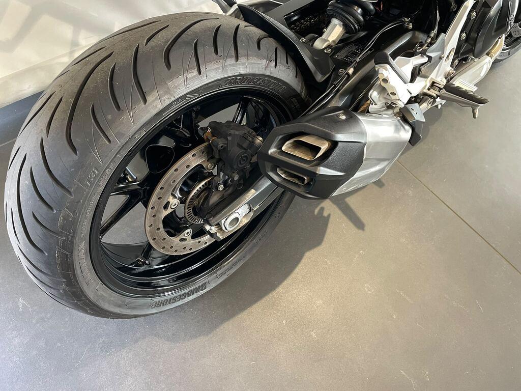 F 900 R