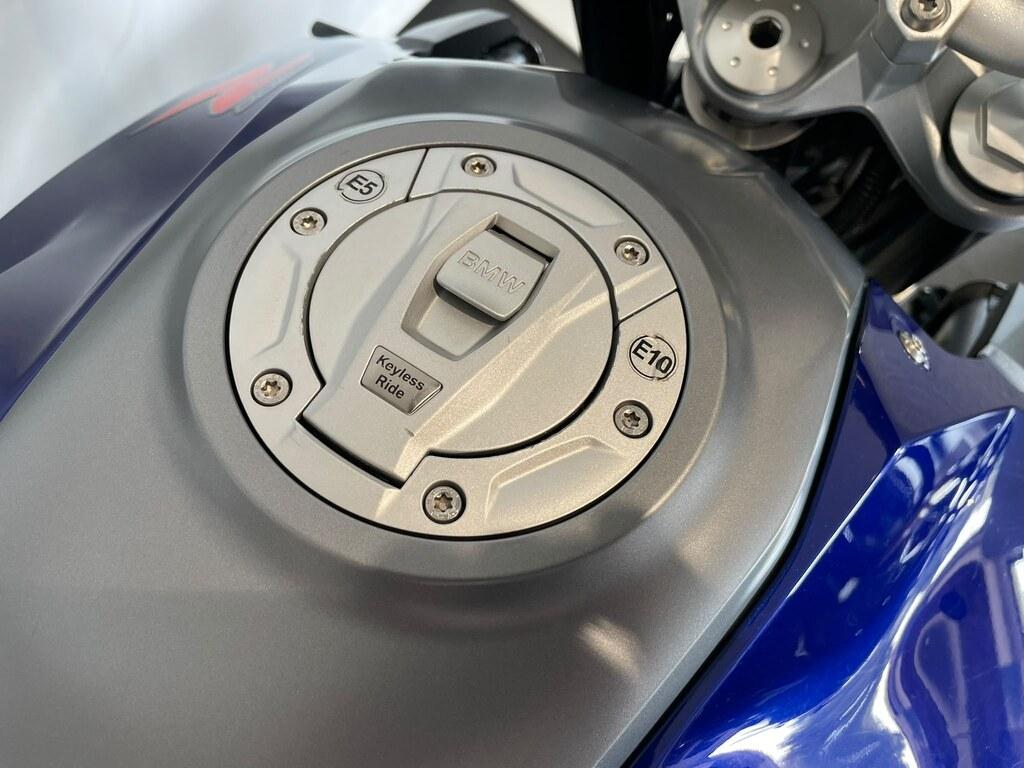F 900 R
