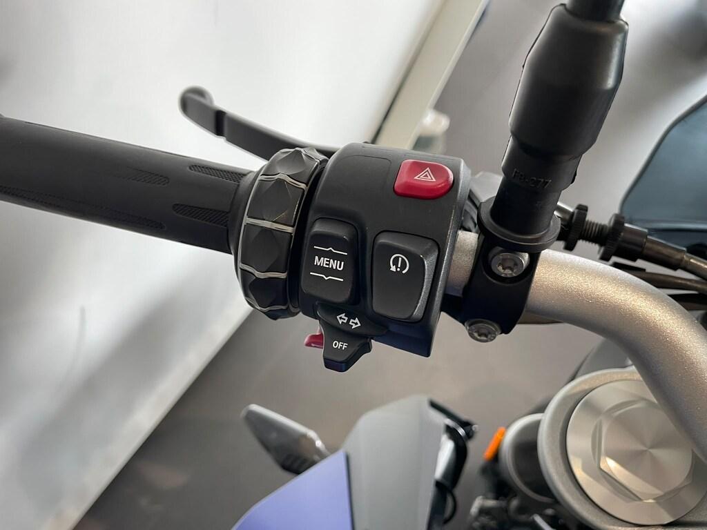 F 900 R