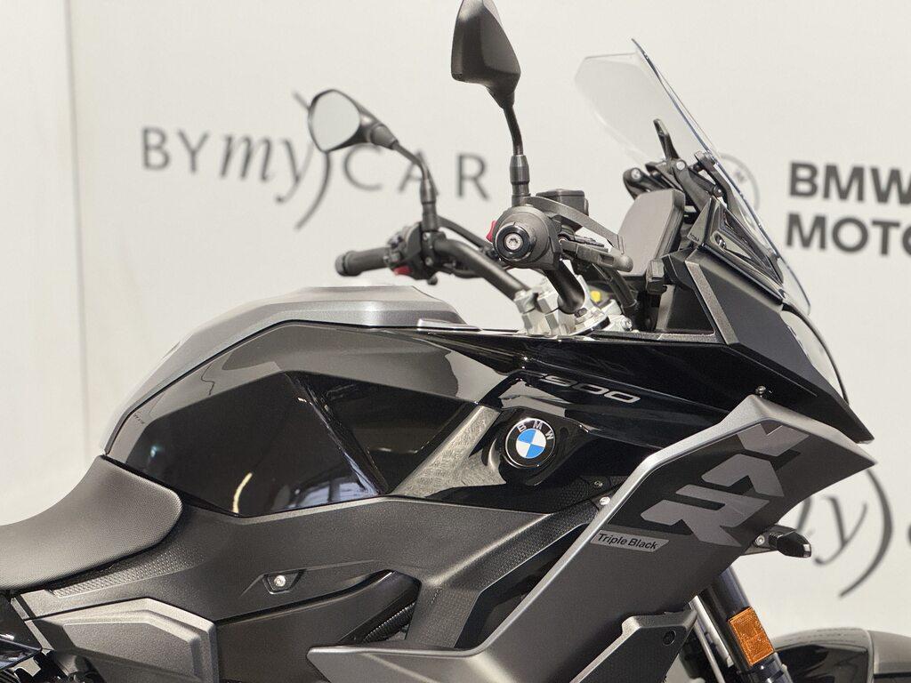 F 900 XR