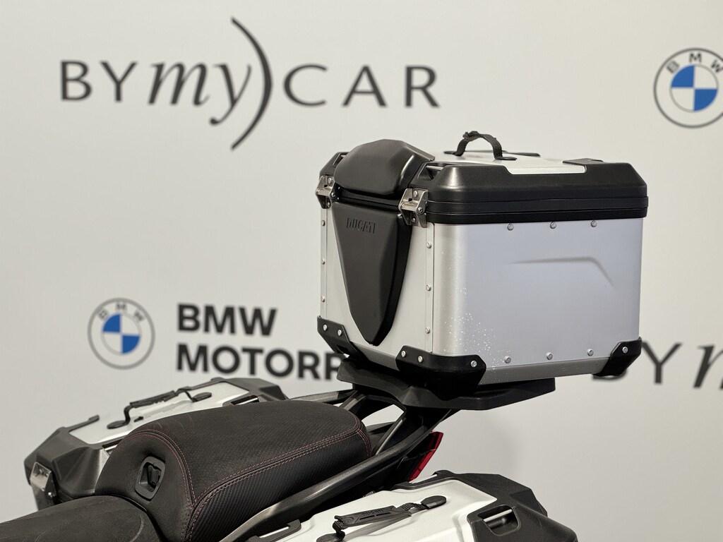MULTISTRADA V4