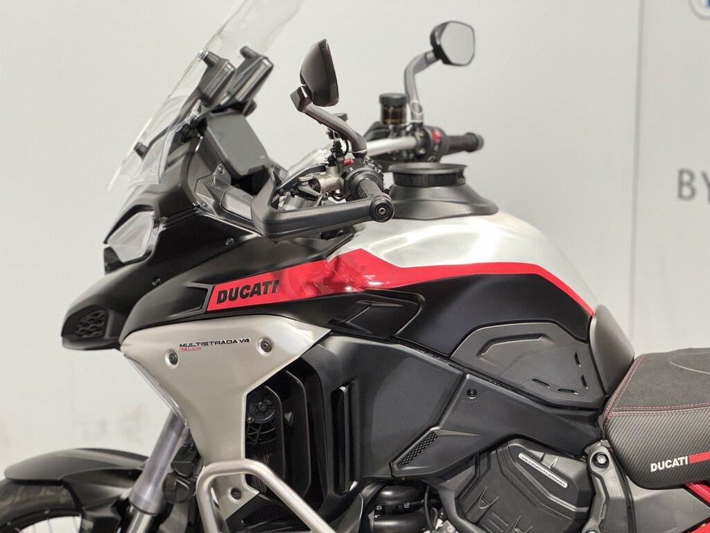 MULTISTRADA V4