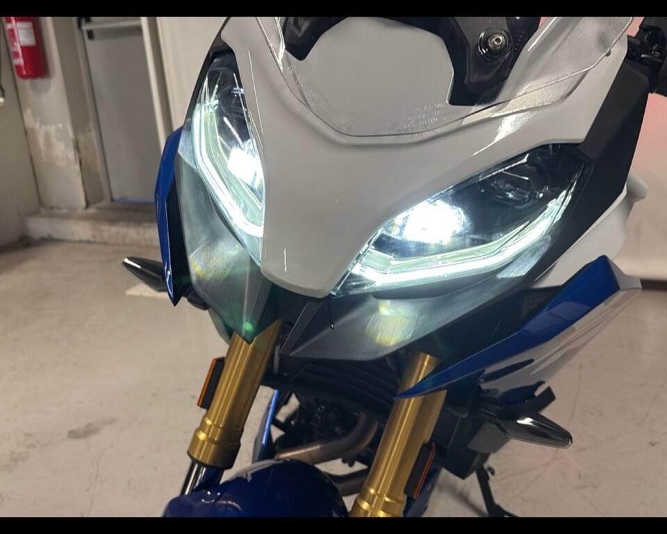 F 900 XR