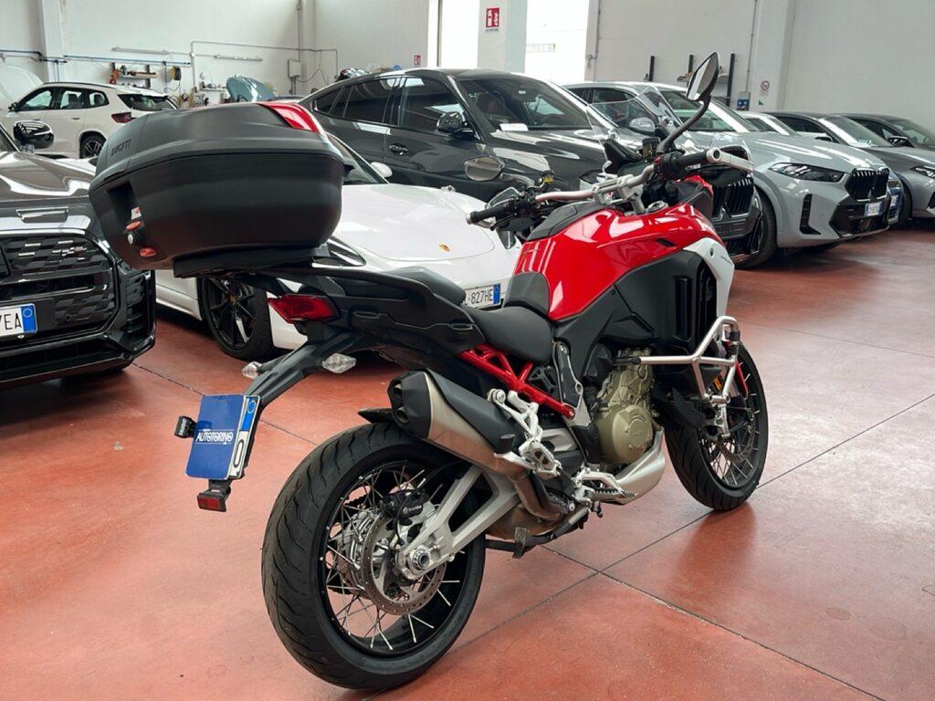 MULTISTRADA V4
