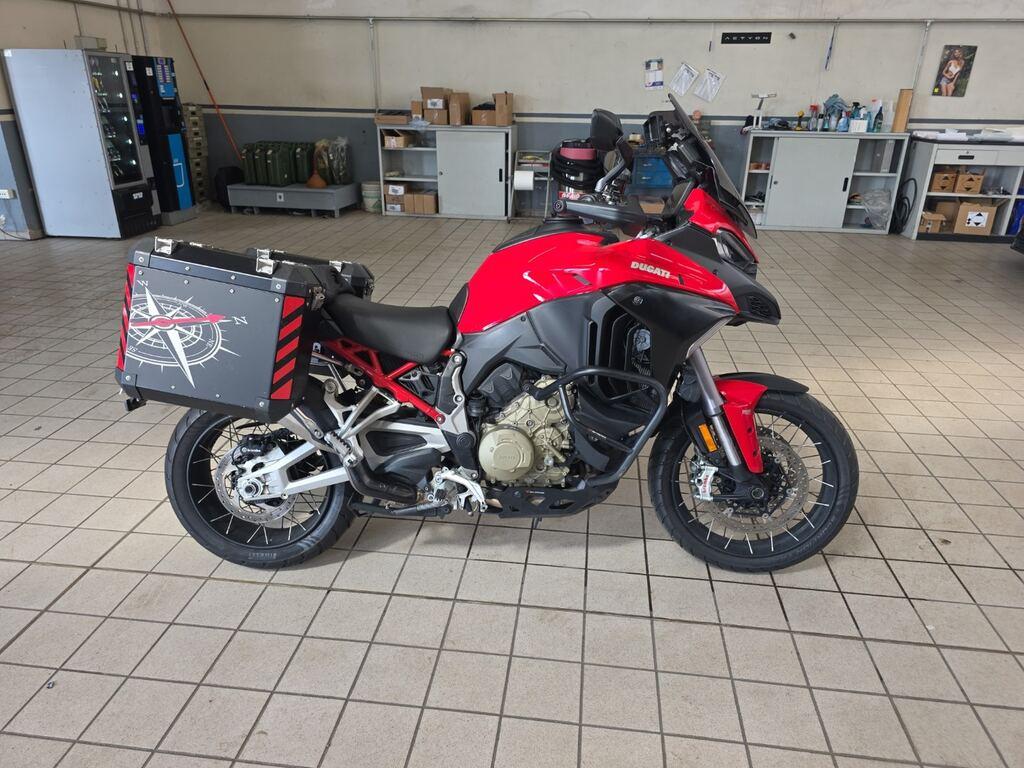 MULTISTRADA V4