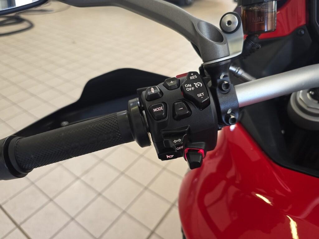 MULTISTRADA V4