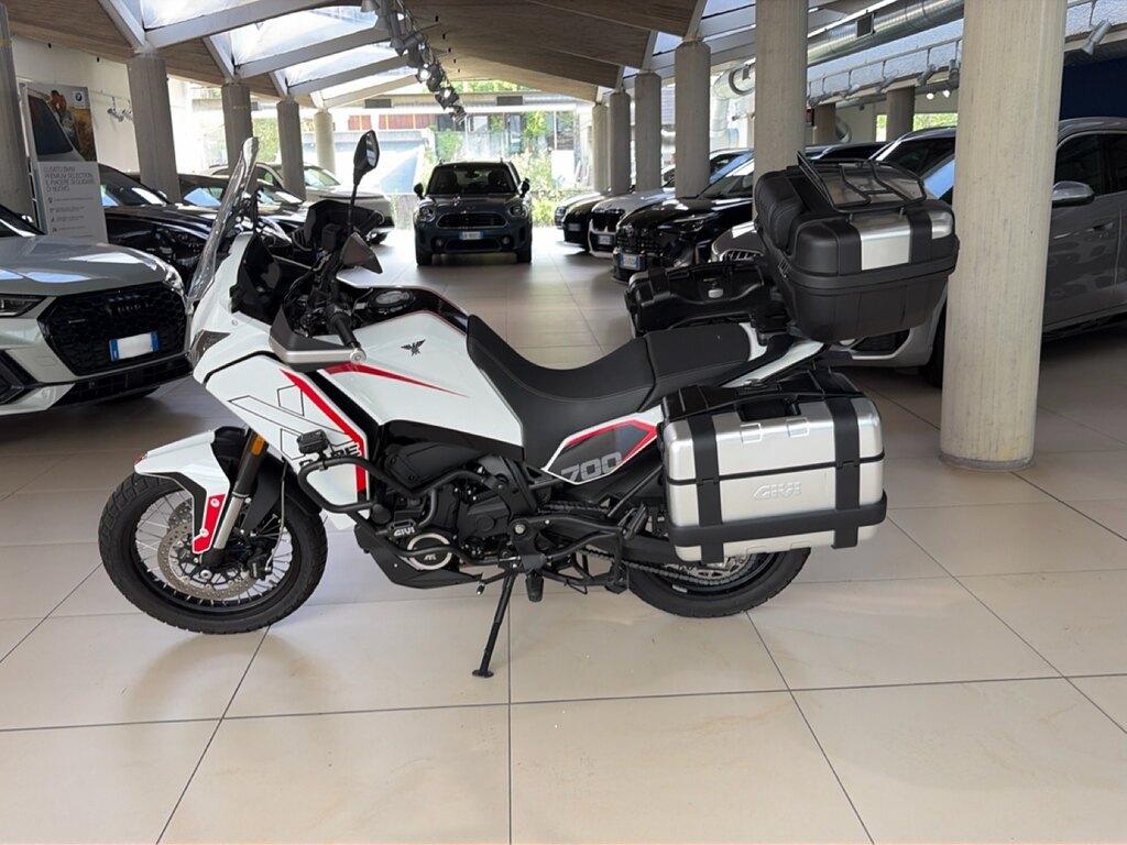 X CAPE 700