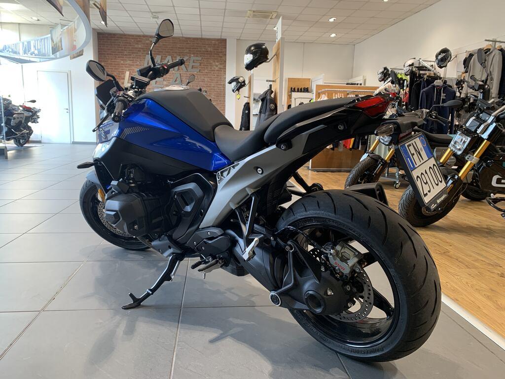 R 1300 R