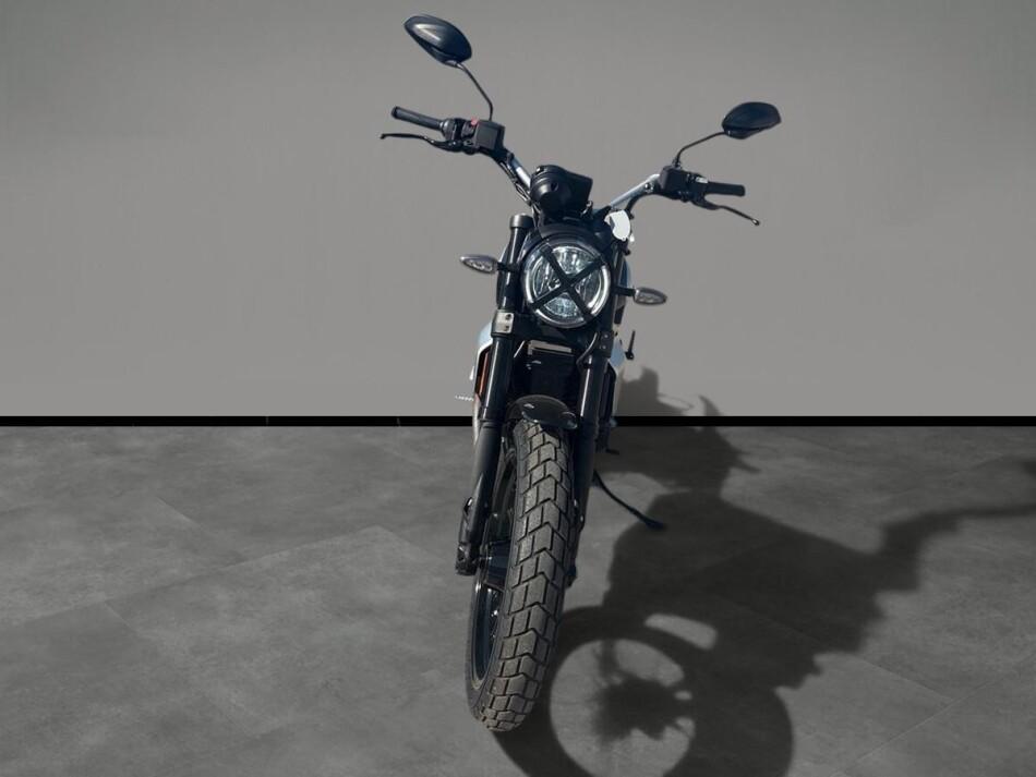 SCRAMBLER 800