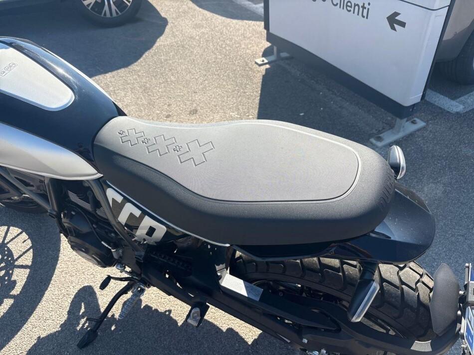SCRAMBLER 800
