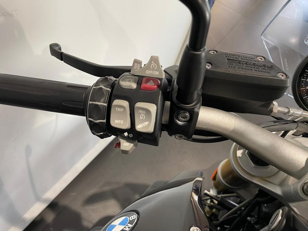 R 1200 R