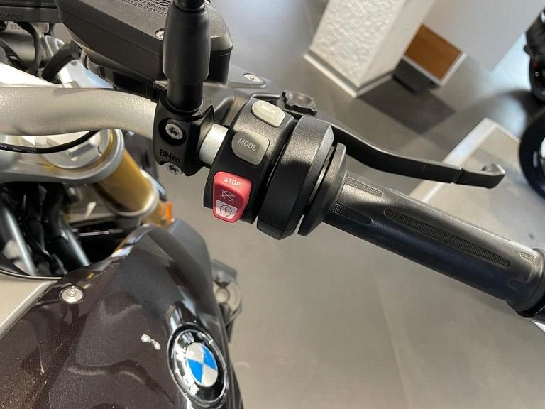 R 1200 R
