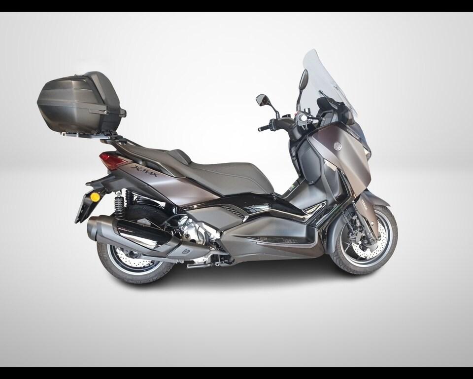 X-MAX 300