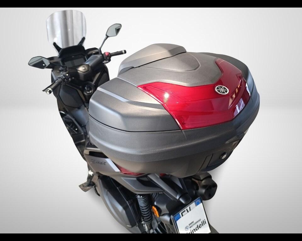 X-MAX 300
