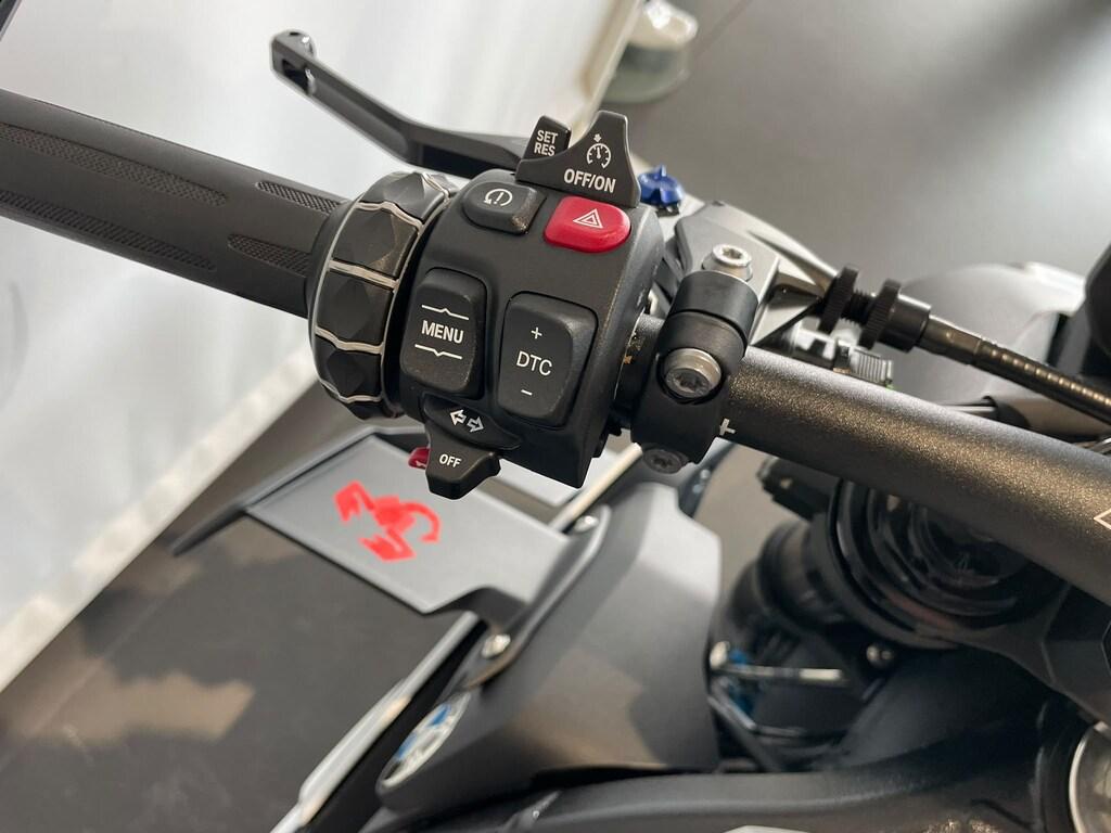 M 1000 R