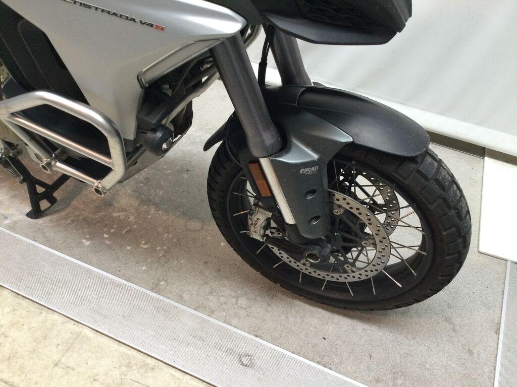 MULTISTRADA V4