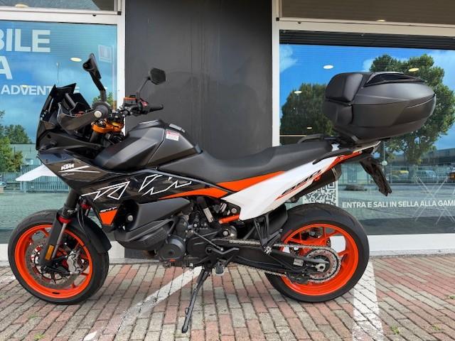 890 SMT