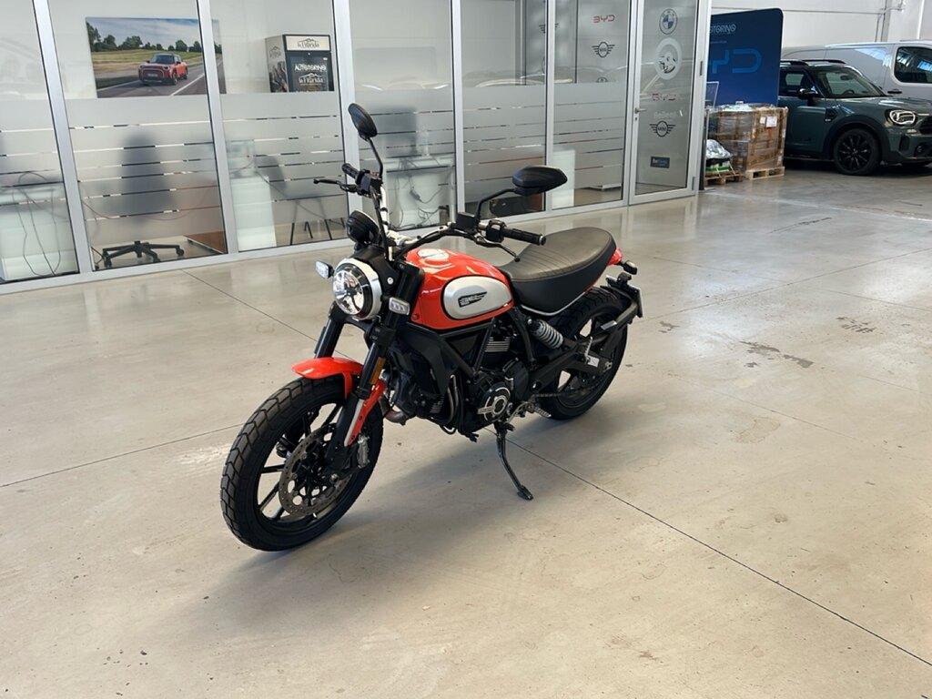 SCRAMBLER 800