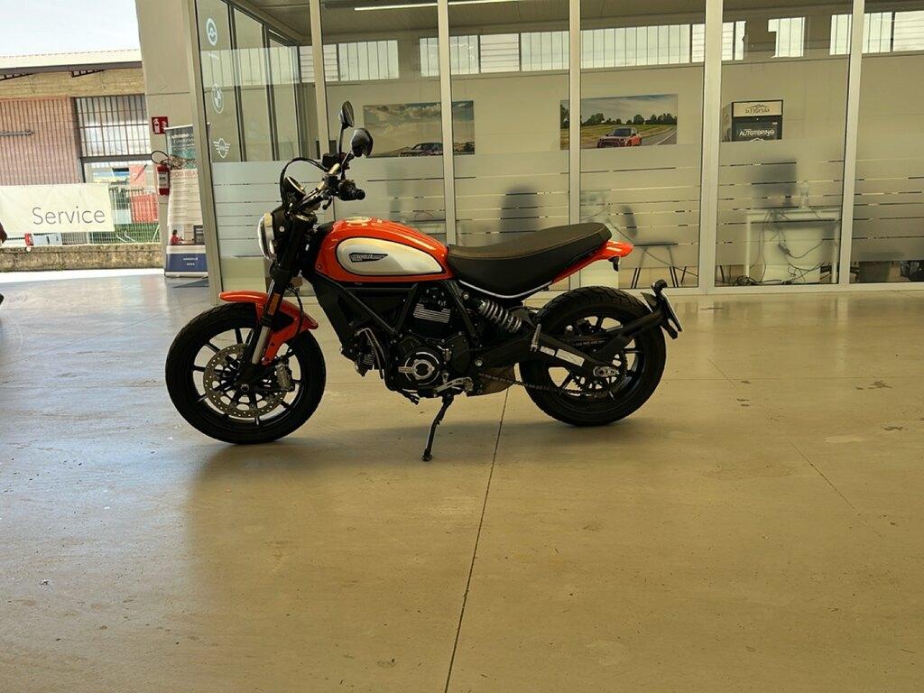 SCRAMBLER 800