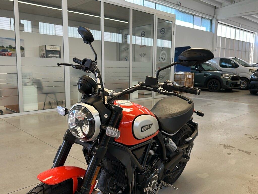 SCRAMBLER 800
