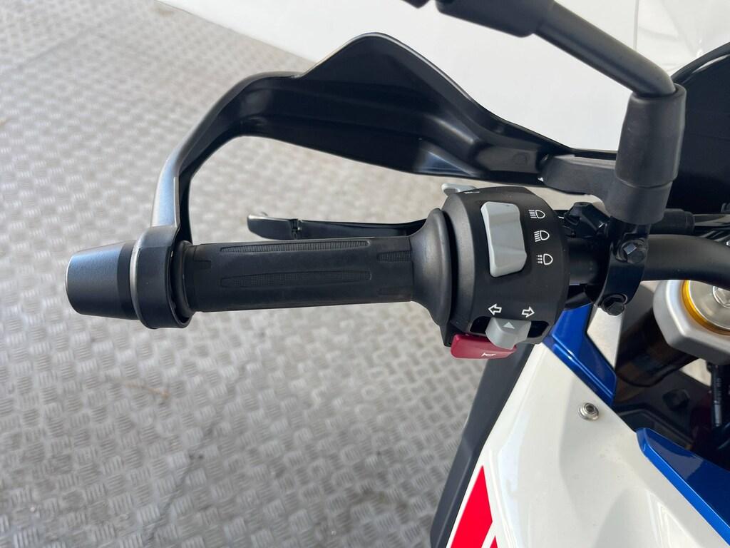 G 310 GS