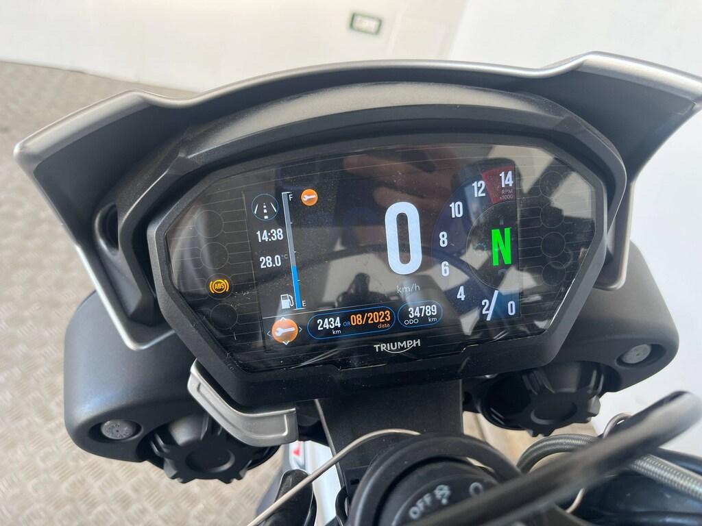 STREET TRIPLE 765
