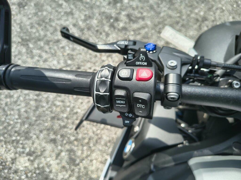 M 1000 R