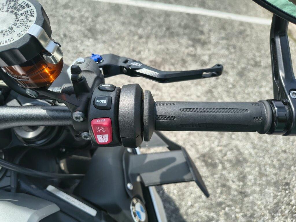 M 1000 R