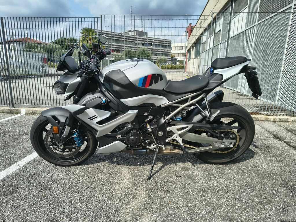 M 1000 R