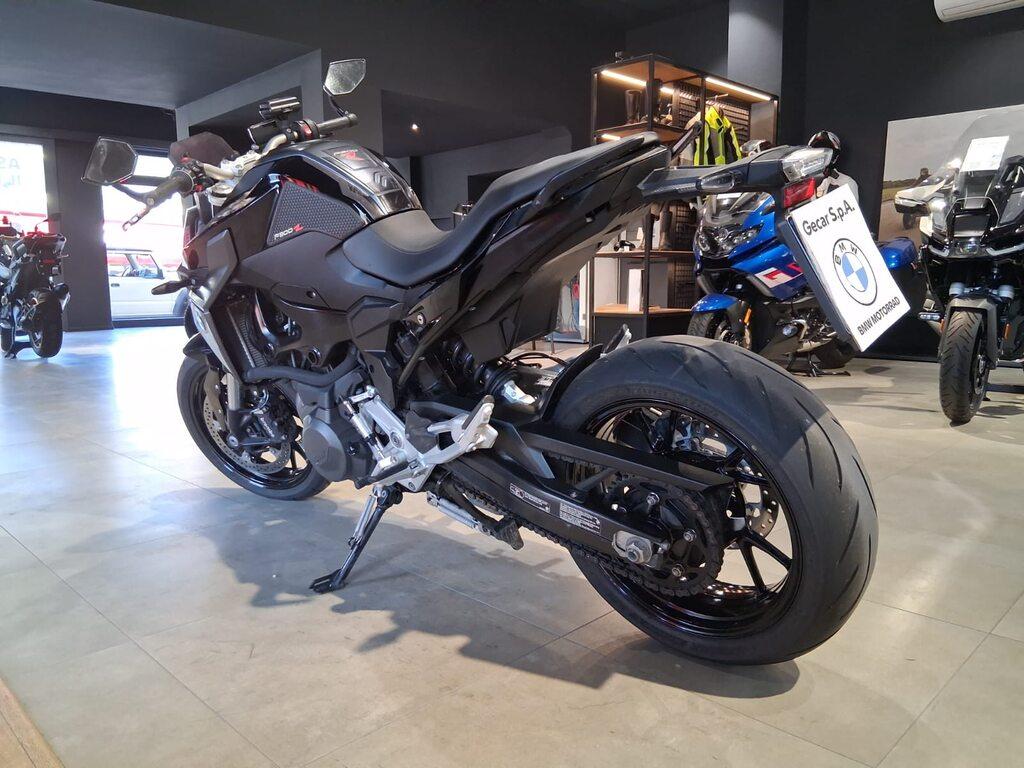 F 900 R