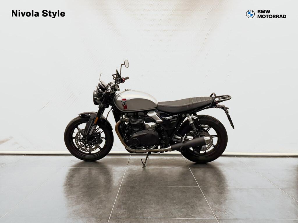 SPEED TWIN 900